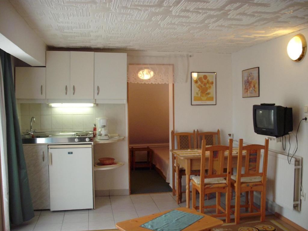 Apart Hévízi Ház Habitación foto